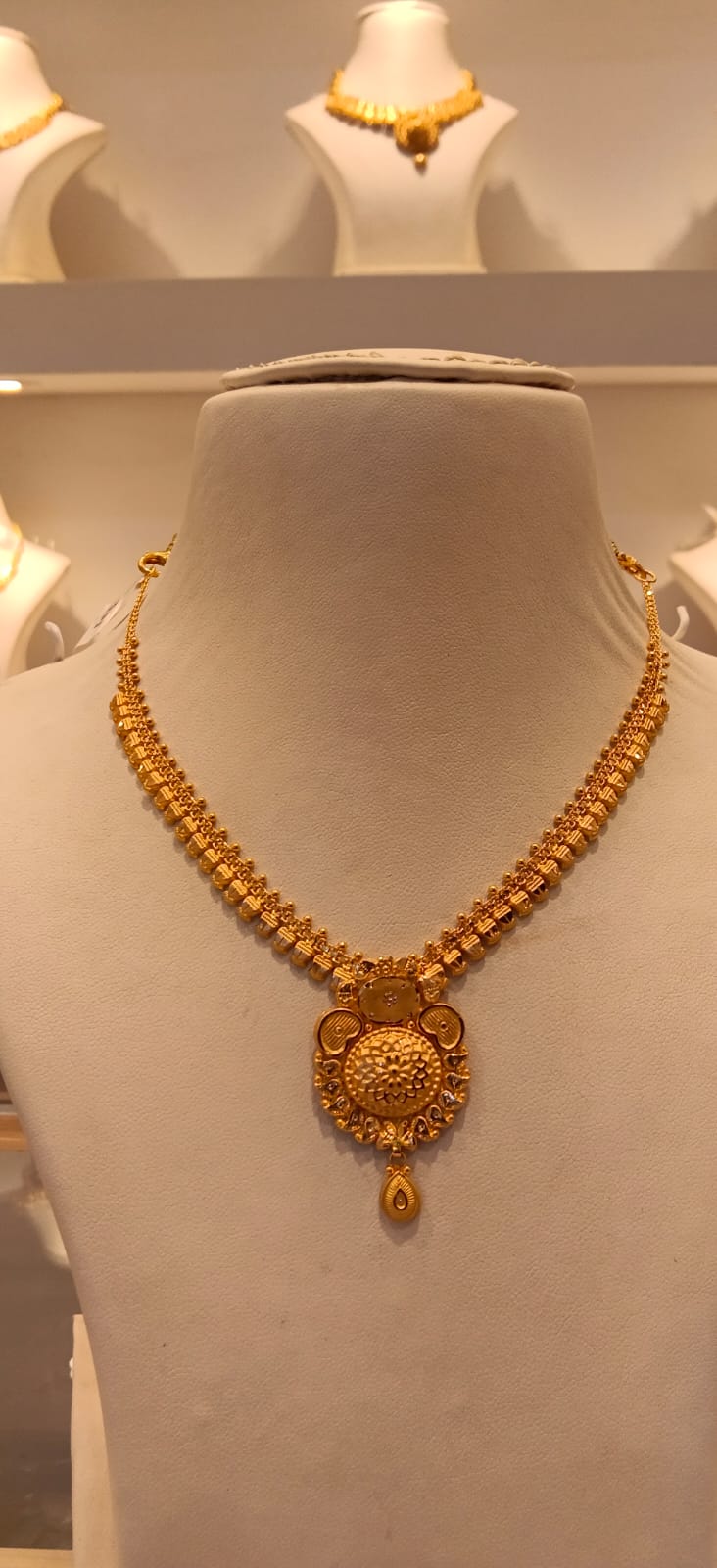 Neckles 